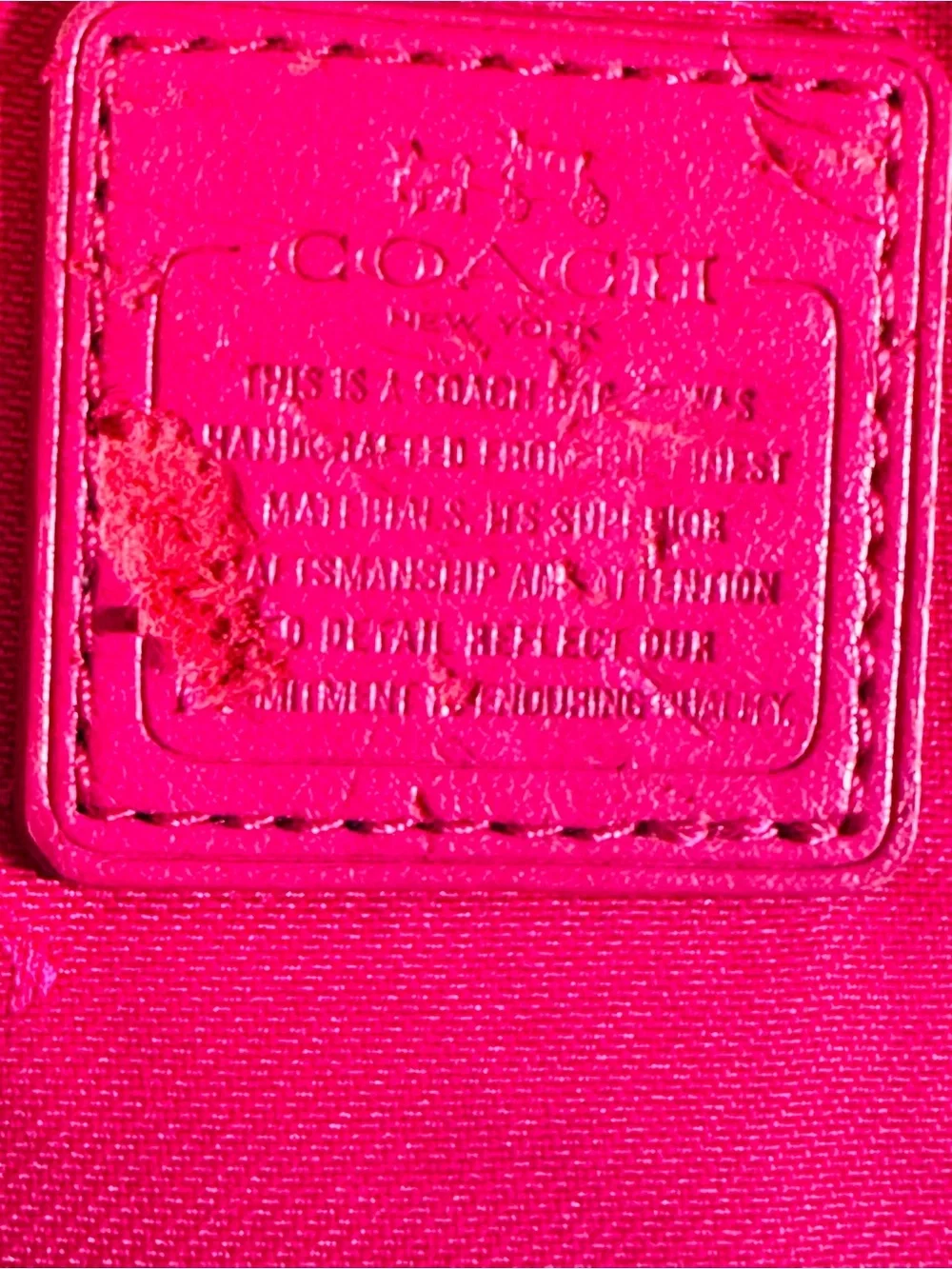💖 COACH KITT MESSENGER CROSSBODY — BOLD PINK & CLASSIC COACH STYLE! 💖PREOWNED